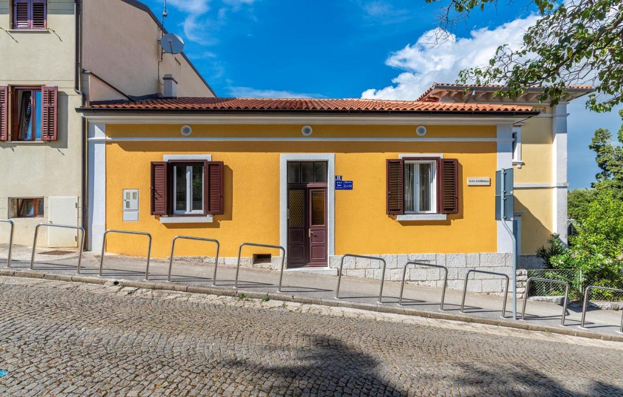 Apartment Lazzarich With Terrace Porec Esterno foto